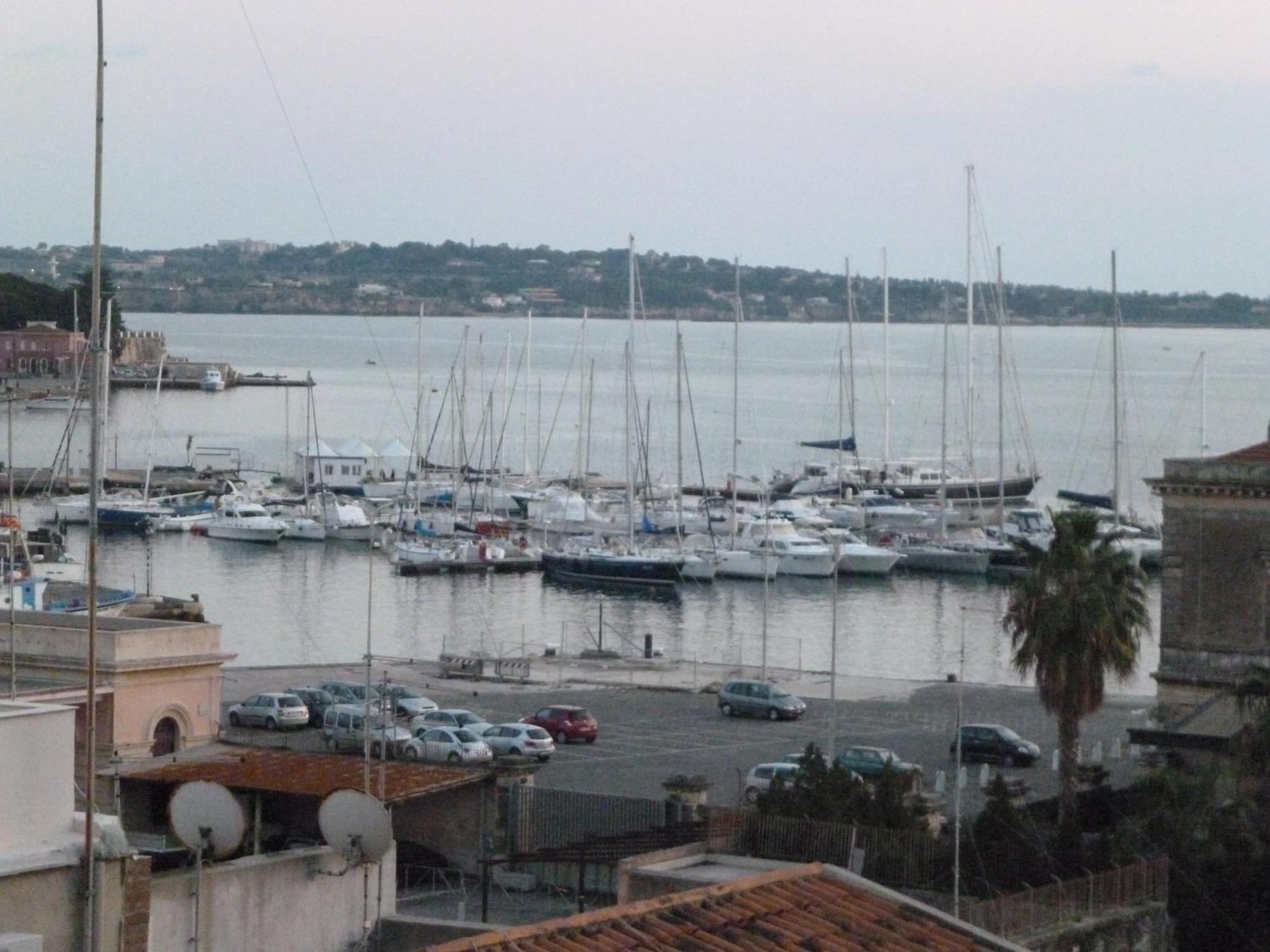 B&B Le Grand Bleu Siracusa - One Hundred Steps From Ortigia -Sea View - Siraküza Dış mekan fotoğraf